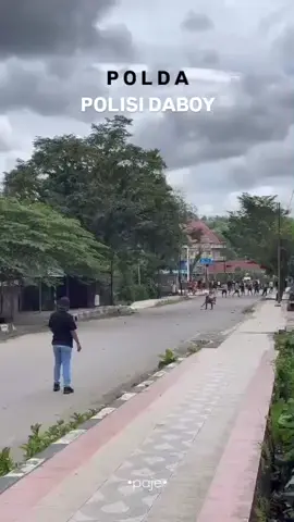 Polisi daboy😅🤣 #papuabaratdaya #kotasorong #sorongtiktok #fypシ #viralvideo 