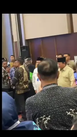 Presiden Prabowo menghadiri peresmian pameran APKASI Otonomi Expo 2025 di Indonesia Convention Exhibition BSD City saat buruh menggelar aksi di DPR. #prabowosubianto #presidenindonesia🇮🇩🇮🇩🇮🇩 #indonesia🇮🇩 