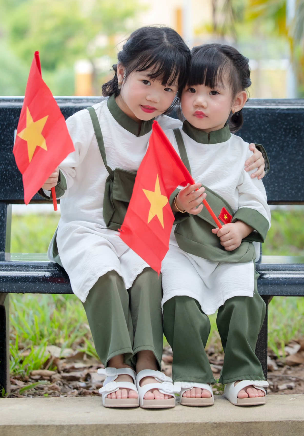 Hữu Duyên gặp 2 bé đi chụp hình Quốc Khánh 2/9 🇻🇳 #quangbinh #xuhuong #fyp 