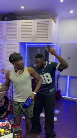 Shatta & Medikal doing the Oh yeah Dance  #shattawale #medikal #unclerichisrich 