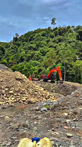 putoh harapan😅# masukberanda#opertormuda#tambangemas#exsavator#hitachi 