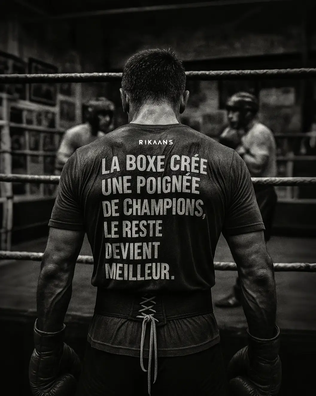- - Voici des questions qu’on me pose souvent... « Si je fais de la boxe, je peux devenir champion ? » « À mon âge, c’est trop tard ? » J’ai toujours du mal à répondre. En lisant ce texte, tu vas comprendre la vraie puissance d’être « champion ». Cela rejoint une phrase biblique : « Ne nourris pas ce que la teigne peut détruire, mais investis dans ce que rien ne peut corrompre. » Tu veux être champion du monde, OK. Tu as 40 ans et tu me demandes si c’est trop tard, OK. Mais trop tard pourquoi ? Pour être champion du monde ? Ces questions t’empêchent d’agir. Elles révèlent ton inaction sur d’autres plans de ta vie. Et cette inaction repousse le monde, les femmes et la vie. Car oui, tout est lié. D’ailleurs, ces interrogations ne sont pas celles d’un champion. Tu veux faire de la boxe guidé par la finalité, la « Fame ». Mais tu oublies l’essentiel : l’intérieur que tu fortifies. Tu veux les habits du champion. Des habits que les teignes, la haine ou le scandale détruiront. Es-tu prêt pour ça ? Tu ne comprends pas qu’il y a un trésor dans le process. Dans le fait d’être ce #champion MAINTENANT. Tout d’un coup, tu deviens plus confiant. Tu agis sur ton monde. Tu deviens un créateur et non une personne qui subit. Comprendre ça change tout. La réussite est bonne oui et tu y as droit, Mais agir dans le process est intense. Plus intense que rester bloqué sur l’interrogation. Tu veux être champion pour toi ou les autres ? Une question intéressante. En tout cas, je le vois dans mes camps de boxe de 10 jours. Mes élèves viennent d’abord pour améliorer leur #boxe mais il y a bien plus qui change en eux. Ils sortent de leur zone de confort. Avec une peur que rien ne réussira. Cependant, ils voient une magie en eux. Ils voient que leur boxe change réellement. C’est ce qui est puissant, Puis cette transformation va plus loin que la boxe. Elle consolide l’estime d’eux-mêmes. C’est ce que je veux te transmettre. À travers une formation disponible dans le lien de ma bio. J’ouvre aussi prochainement des camps proches de la France. Inscris-toi à ma formation pour en savoir plus. Ou viens en DM en écrivant « stage ». - - #motivation #mindset #determination 