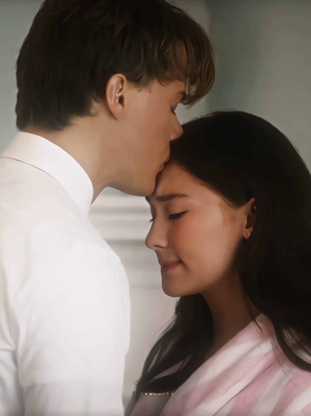 a forehead kiss is louder than a thousand words — #thesummeriturnedpretty #bonrad #conradfisher #bellyconklin #fyp 