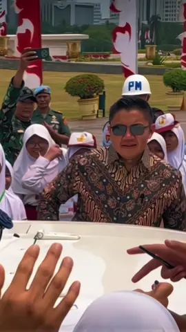 Tatapannya sangat hangat dan penuh harap 🥹 #teddyindrawijaya #fyppppppppppppppppppppppp #letkolteddy #fyp #foryou 