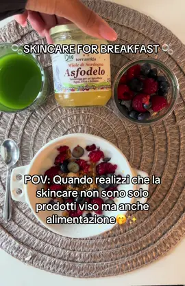 Va detto: EAT YOURSKINCARE ✨🍵🫐🍯🥕🫧🧖🏽‍♀️ #skincare #glassskincare #matchatea #tematcha #pellesana #perte #eatyourskincare 