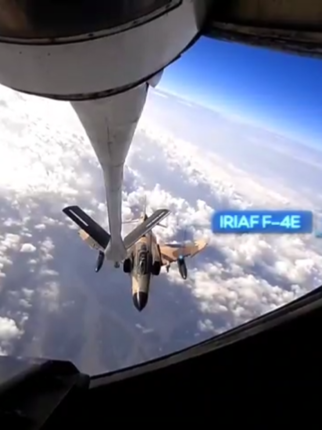 فرایند نفس‌گیر سوختگیری هوایی F-4 فانتوم E نهاجا از طریق بوم IRIAF F4/E Phantom Air Refueling from B-707 ✈️ #ایران🇮🇷 #اقتدار #fyp #fighter_jet #militar 