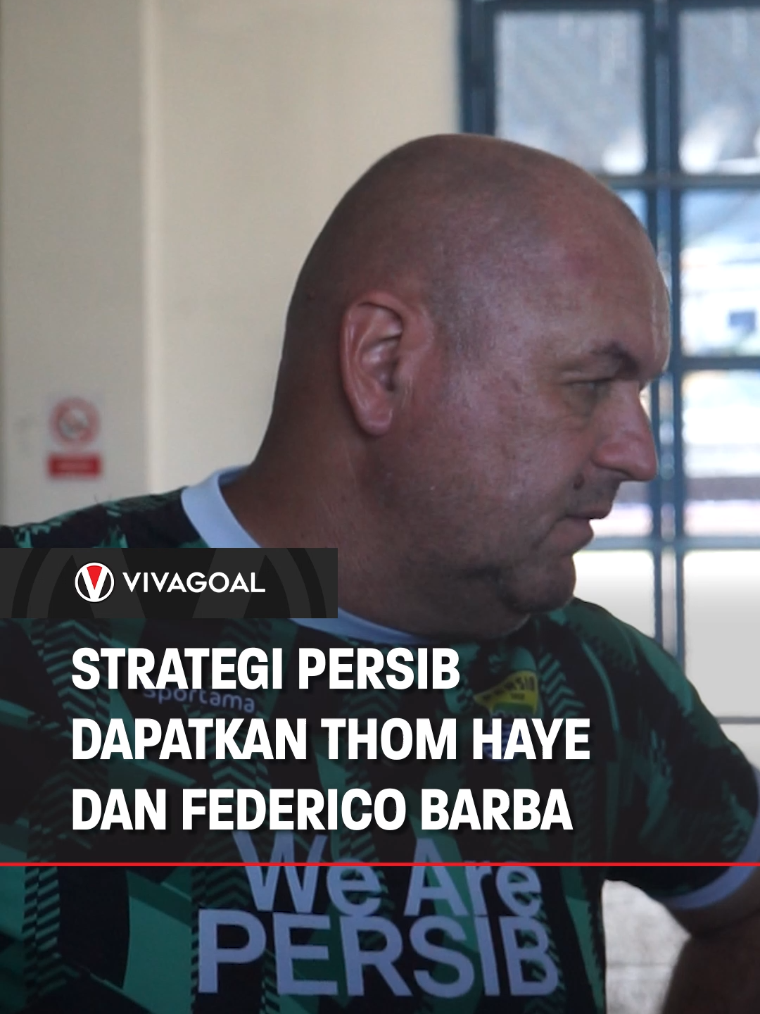 Pelatih Persib Bandung, Bojan Hodak mengungkapkan strategi yang Persib lakukan dalam proses merekrut Thom Haye dan Federico Barba. Menarik juga nih cara strategi transfer Persib🙌 #persib #bobotoh #pssi #persibbandung #vivagoal