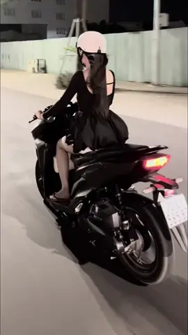 về Tây Ninh Bé dẫn đi  fame!!! girllll báo đen#fyp #vario160 #xeđộkiểng #70tayninh #xhhhhhhhhhhhhhhhhhhhhhhh 