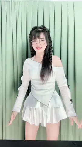 Yêu thương nhau gì đâu mà mỏi hết cả tay 🤣 quay xong cái trend rụng cả tay #😊 #bangbang #xuhuong #dance #dutrend 