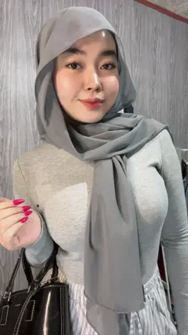 celananyaa cakep bgt😍