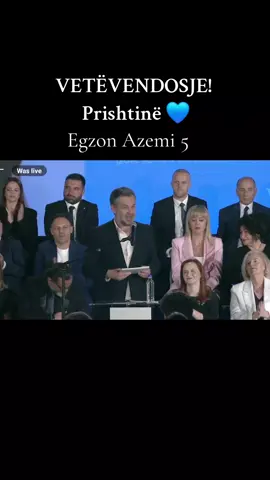 Mbrëmë u prezantua lista e Lëvizjes për Prishtinë. 💙 Falemnderit secilit qytetar, aktivist e familjar për mbëshetjën. Zotohemi se do të shërbejmë me nder dhe gjithmonë të rreshtuar në mbrojtje të interesit publik.  Sepse veç bashkë mundemi! ❤️ #VETËVENDOSJE! 🖐 #Prishtina #Kryeqyteti #hajrullaçeku #albinkurti @Hajra per Prishtinen 