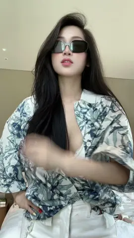 Mời người khóc típ theo 🤣