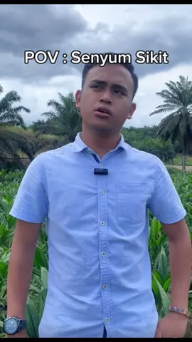 Janji senyum kan #sawit #sabah #malaysia #sarawak #pinoy #pokokkelapasawit🌴🌴 #agriculture #pekebun #sabahancrew_fams #fyp #fyppppppppppppppppppppppp #foryoupage #viral #tiktok #tiktok #trending #viralvideo 