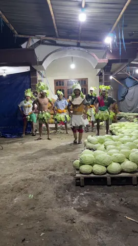 Ijin lagi bah#fypシ #salehokaryabudayaindonesia #saleho #topengireng #chillpong @𝐀𝐗𝐂𝐄𝐋𝐌𝐀𝐑𝐓𝐒𝐀𝐍𝐃𝐀 @marselaacantikk @Saleho Karya Budaya ID @TOMMY_SANJAYA @Rovik Anw @Gareng_reng123 @☆𝐌𝐄𝐆𝐀𝐓𝐑𝐎𝐍☆ @Zsum_sum 