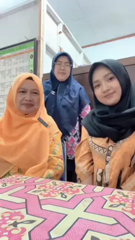 Timur ke baraaat selatan ke utara bablas lama lama wkwk  Menunggu jam pulang  #gurusdhits  #viraltiktok  #gurumuda 