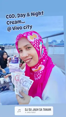 Ini yang bikin setiap pagi auto semangat!💪🏻🌤️ Sudah pakai Day Cream Tsubasu sebelum memulai aktivitas dan gak perlu khawatir karena udah ada UV filter yang bikin kulit aman meskipun berada dibawa sinar matahari ☀️ Yuk nutrisi kulit wajahmu di pagi hari supaya kulit tetap cerah, lembab dan awet muda dengan rutin pakai whitening day cream tsubasu. Jangan diskip untuk mendapatkan hasil yang maksimal ya basu lover 😘 More info/order :  DM or comment 😄  #daycream #nightcream #skincarebasu #mencerahkanwajah #mengobatijerawat 