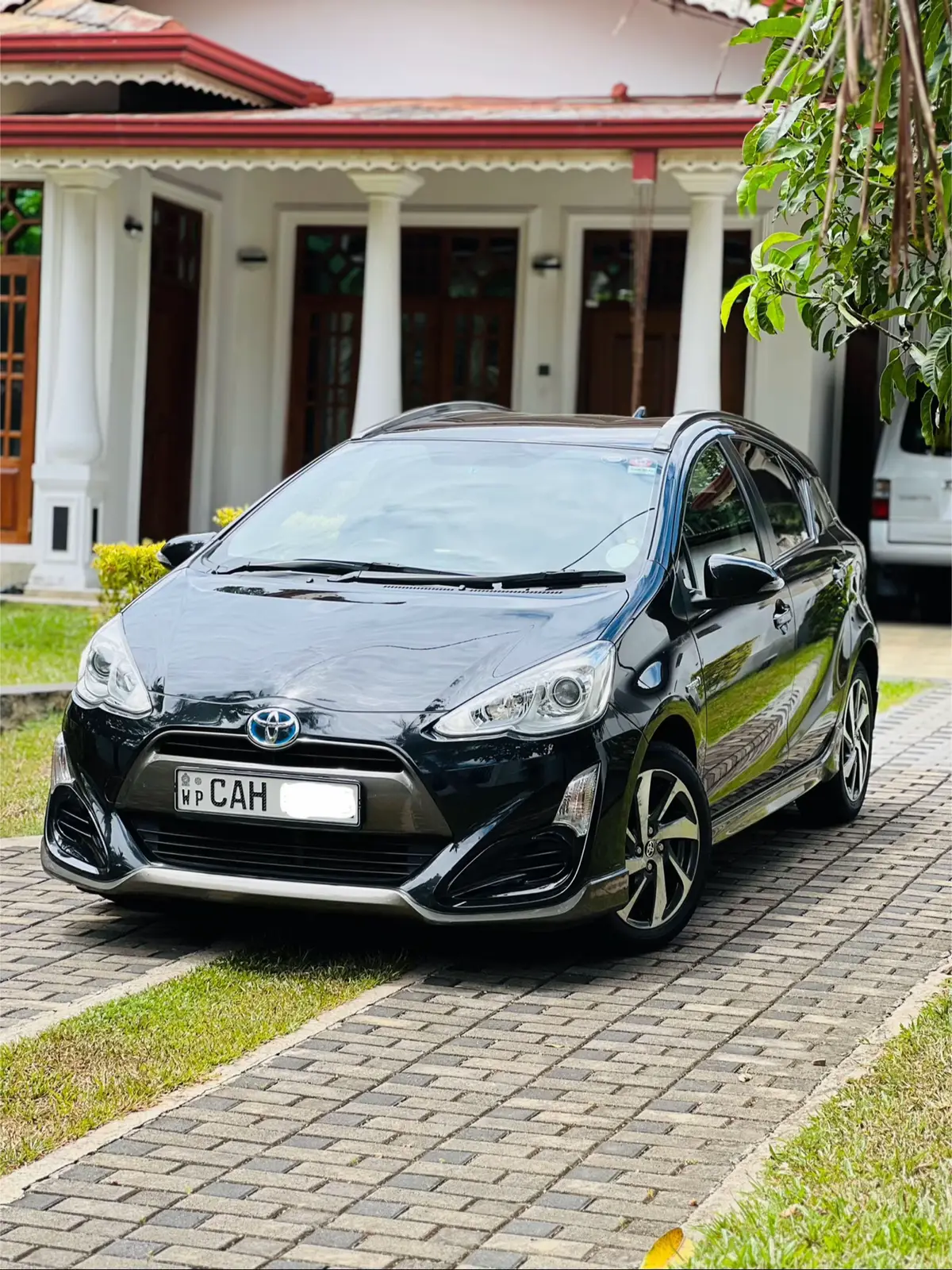Aqua X Urban 2015 1st Owner  ⚠️45000KM Genuine Low Mileage  Fully Toyota Lanka Maintenance  With All Records 0767380371