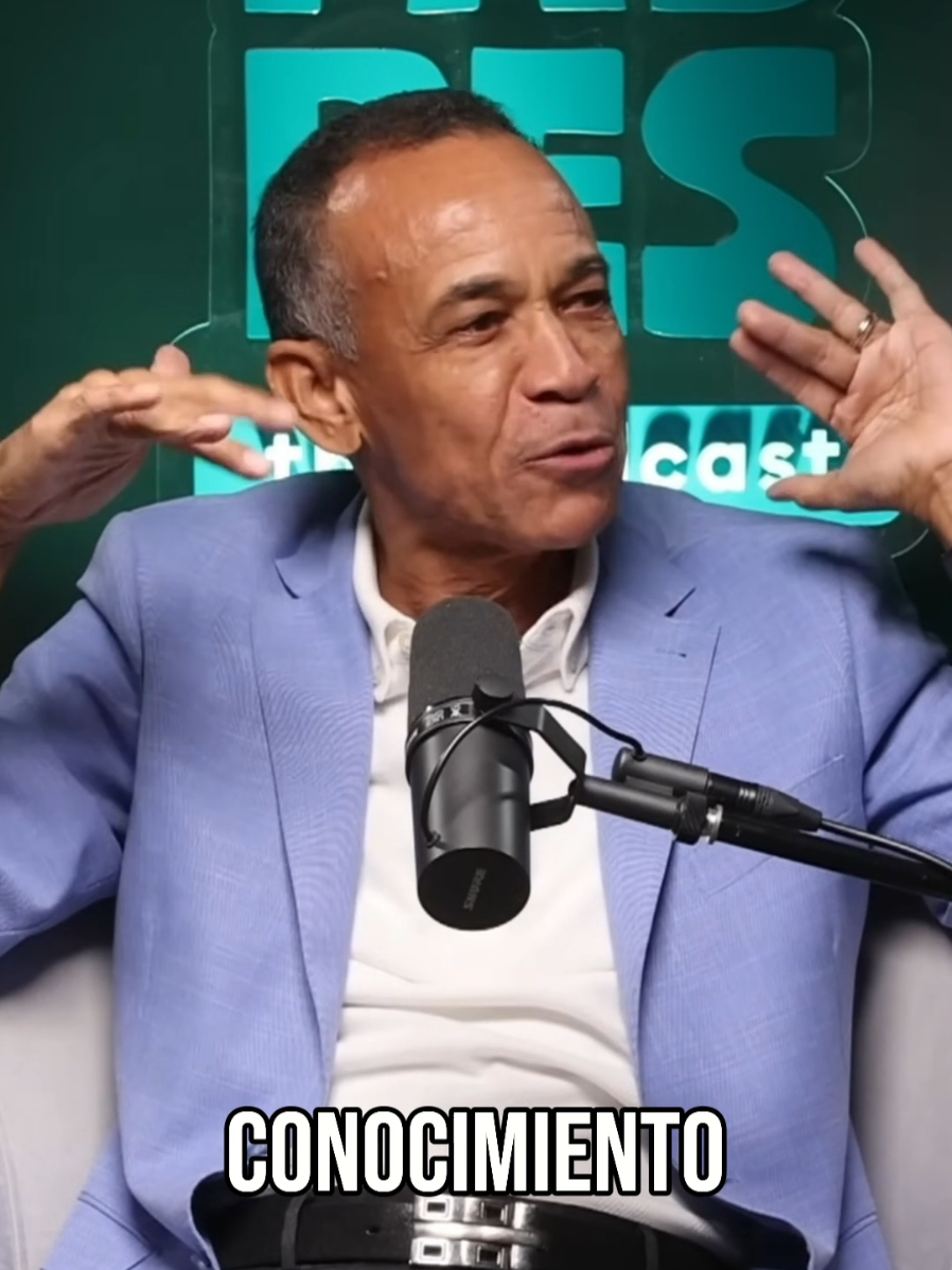 Throwback Conpadres 📅 Este jueves recordamos aquella conversación con el @psicologomminaya  ¡Amistad, Generosidad y Éxito! El Secreto para una Vida Plena Si no lo has escuchado, este es el momento perfecto para ver el EP 35, temporada #1 @Enrique Quailey @nelsongu1 
