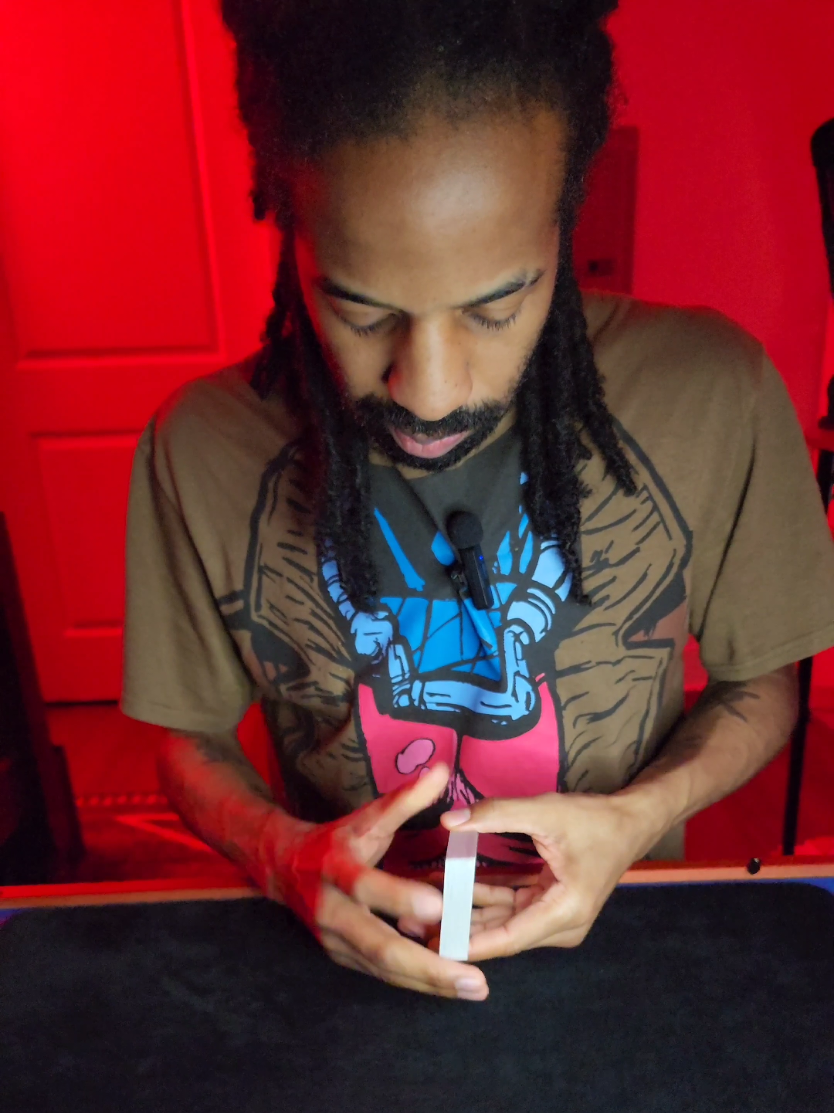 The Secret of the Two 2s –FARO SHUFFLE . #magic #funny #lol #tiktok #magician 