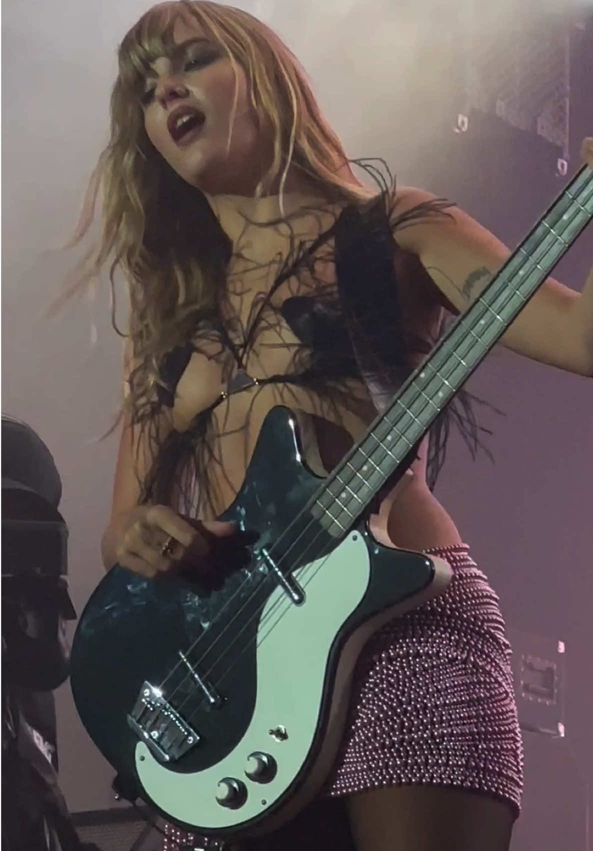 THE Vic de Angelis <3 @Victoria De Angelis #maneskin #måneskin #vicdeangelis #victoriadeangelis #bass 