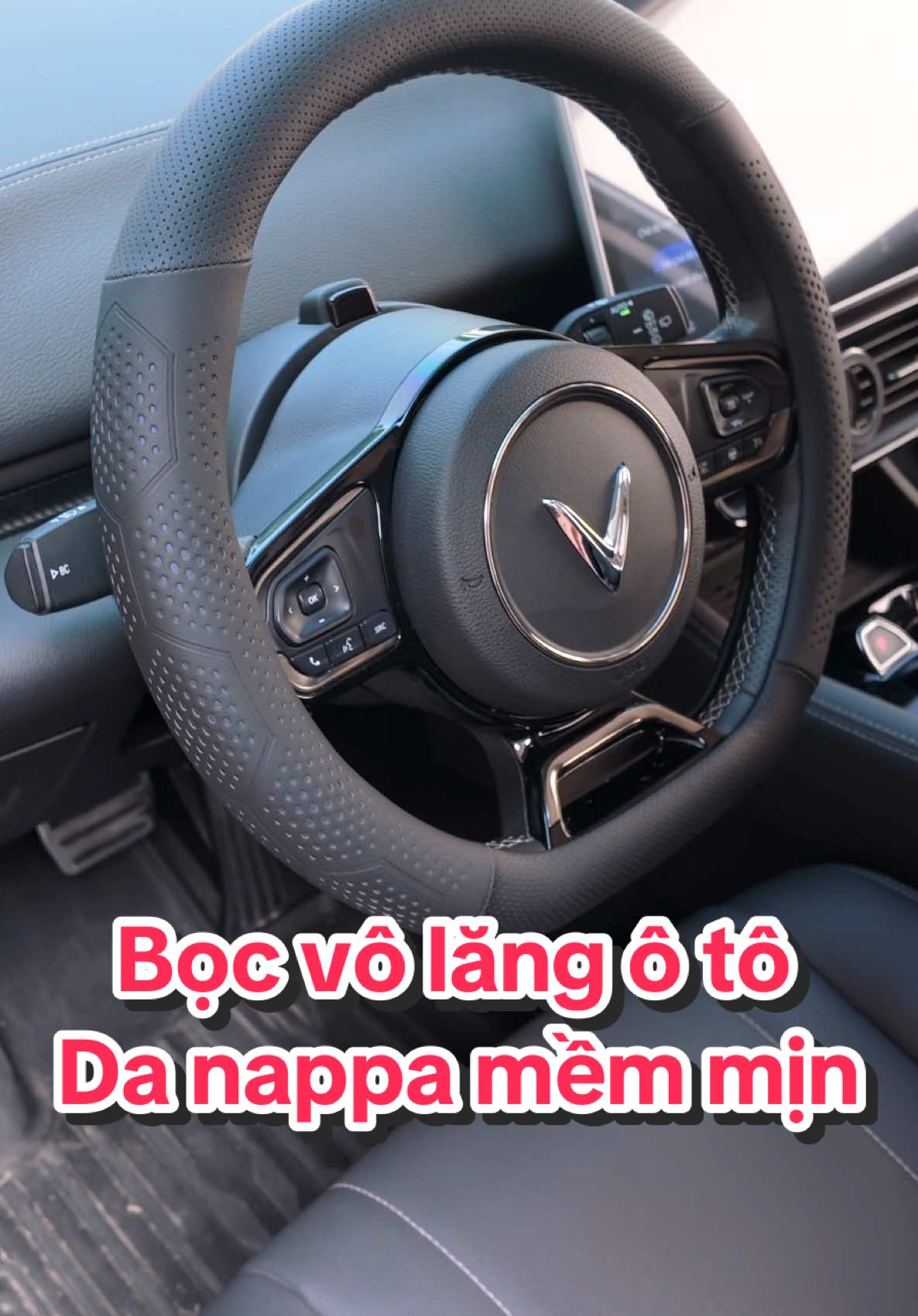 Bọc vô lăng da nappa mềm mịn giá chỉ 2xx #boshop86 #bocvolang #bocvolangoto #bocvolangxetai #phukienoto 