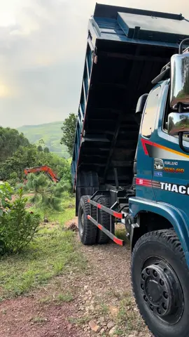 Nghe nói các bác thích đời này hơn 2025 ,nay em lên cho các bác con hàng 2024 máy trắng 1 hộp đen đi hơn 1v được giá gả luôn ,đã lên còi ong,ghế nhún hd xe như vd 😁@Nguyễn Văn Anh @