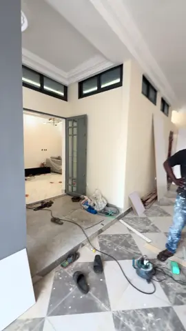 Si vous êtes à l’étape de finition de votre chantier et vous avez besoin d’une équipe d’experts, nous sommes l’une des meilleures références au Bénin 🇧🇯. Ari House / Décoration intérieure de luxe ❤️. Whatsapp :+229 91-13-63-05❤️
