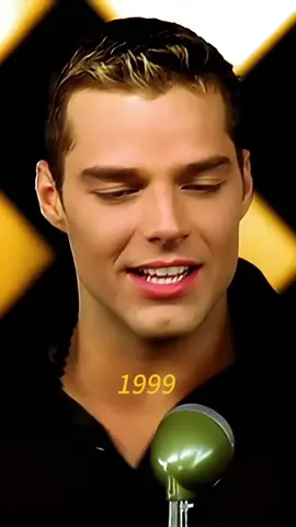 Ricky Martin – Livin’ la Vida Loca #RickyMartin #LivinLaVidaLoca #90sHits #LatinPop