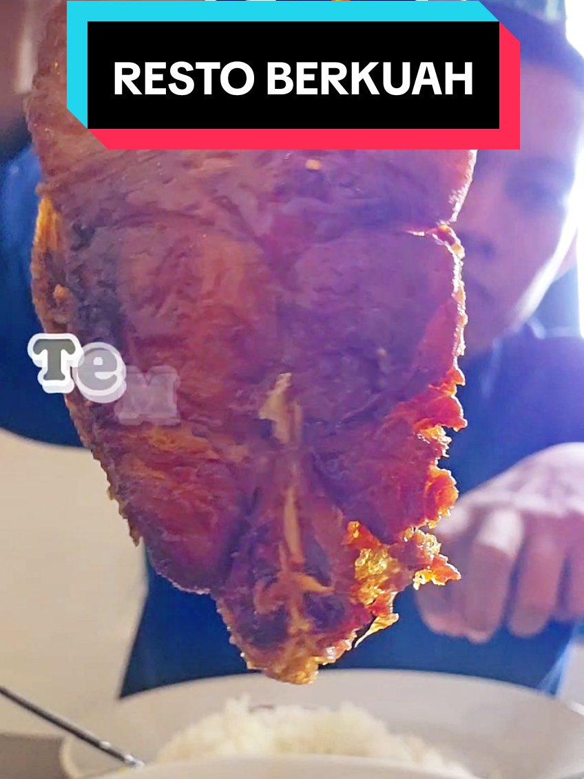 Rekomendasi tempat makan yang menunya ikan laut goreng, kuah kepala ikan laut, dan sop iga kuah asem adanya di resto BERKUAH by Talenan Kayu yang di Jalan Mataram Enggal Bandar Lampung, yang suka wisata kuliner kalian harus cobain menu di sini #talenankayu #berkuah #kulinerlampung #lampungkuliner #kuliner 