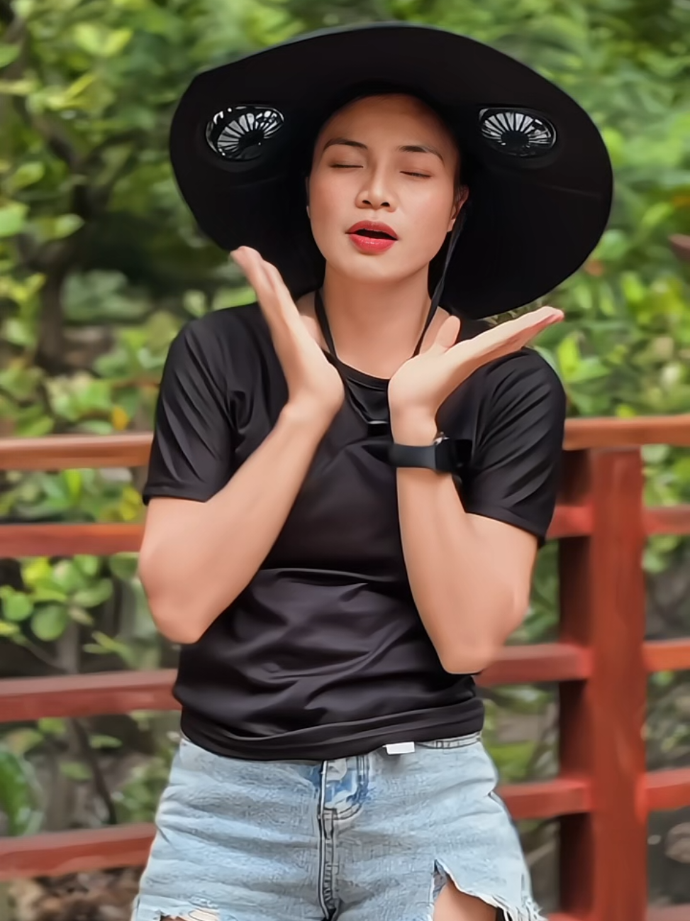 ตอบกลับ @chokamnuaychai88 #หมวก #หมวกติดพัดลม #หมวกกันแดด #หมวกปีกกว้าง #พัดลมโซล่าเซลล์ 