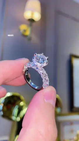 Nhẫn kim cương 6 chấu nhẹ nhàng, sang trọng tôn viên chủ 💎💎💎 #tamluxury #tamluxurydiamondjewelry #trangsuc #kimcuong #nhẫnđẹp 