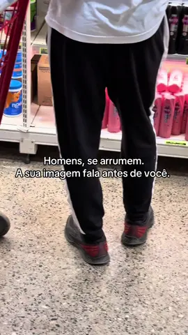 Você acha que ninguém repara na sua roupa?  Vista-se com intenção, seja respeitado.  #modamasculina #explorar 