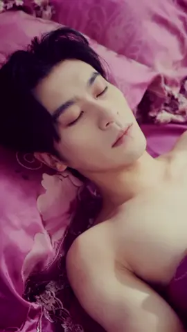 kebayang gak kalo malam jum'at nya kalian di temenin ayang Nchen😫🙈🤭🤍🫰#chensi#actorchina#fypp#CapCut 