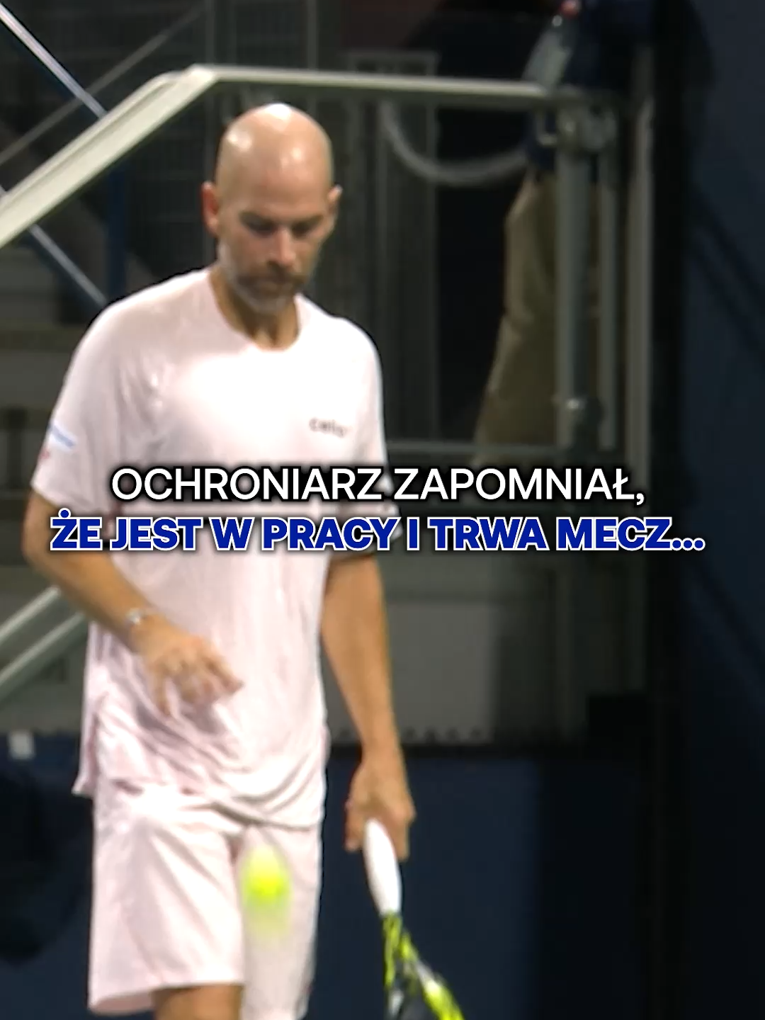 ⛓️ Ja go tam rozumiem. Pewnie scrollował sobie plan dnia na stronie Eurosportu i szukał meczów Polaków... Żebyście nie skończyli dziś jak ochroniarz, to podpowiadamy! 🤓☝️ 17:30 - Suzan Lamens - Iga Świątek ok. 18:30 - Karen Chaczanow - Kamil Majchrzak ok. 18:30 - Magdalena Fręch - Peyton Stearns #USOpen #tenis #tennis