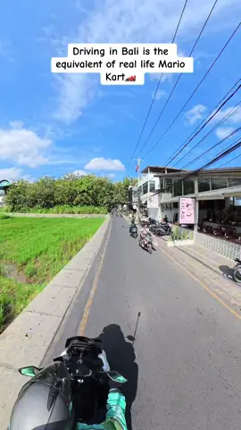 Anyone that’s experienced Bali roads will 100% agree! #bali #mariokart #balitraffic #baliroads #balidriving #grab #gojek #baliroadbike #balimariokart 