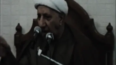 🤲🏻✨.  #اللهم_صل_على_محمد_وآل_محمد #الشيخ_الوائلي_رحمه_الله 