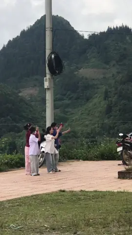 Hậu trường của idol nào đây vô nhận đi #xh #nhaytiktok #đammenhaytiktok 