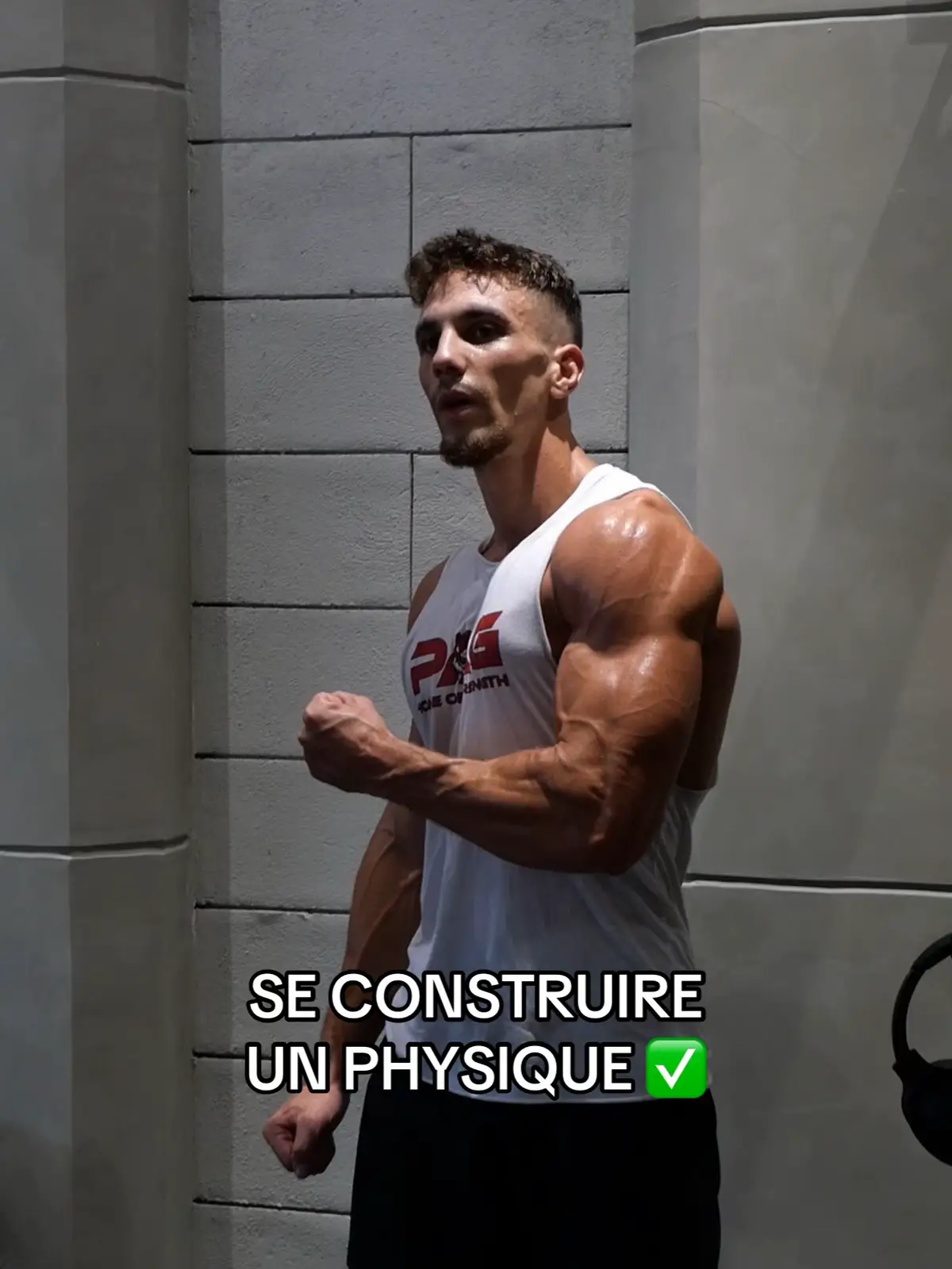 L’idée dans ce programme c’est d’orienter les séances sur un travail en force et en body. Un mix entre le POWERLIFTING, STREETLIFTING supplément BODY.  l’objectif est simple réussira à afficher le meilleur physique, possible avec le meilleur niveau de force possible 🔥