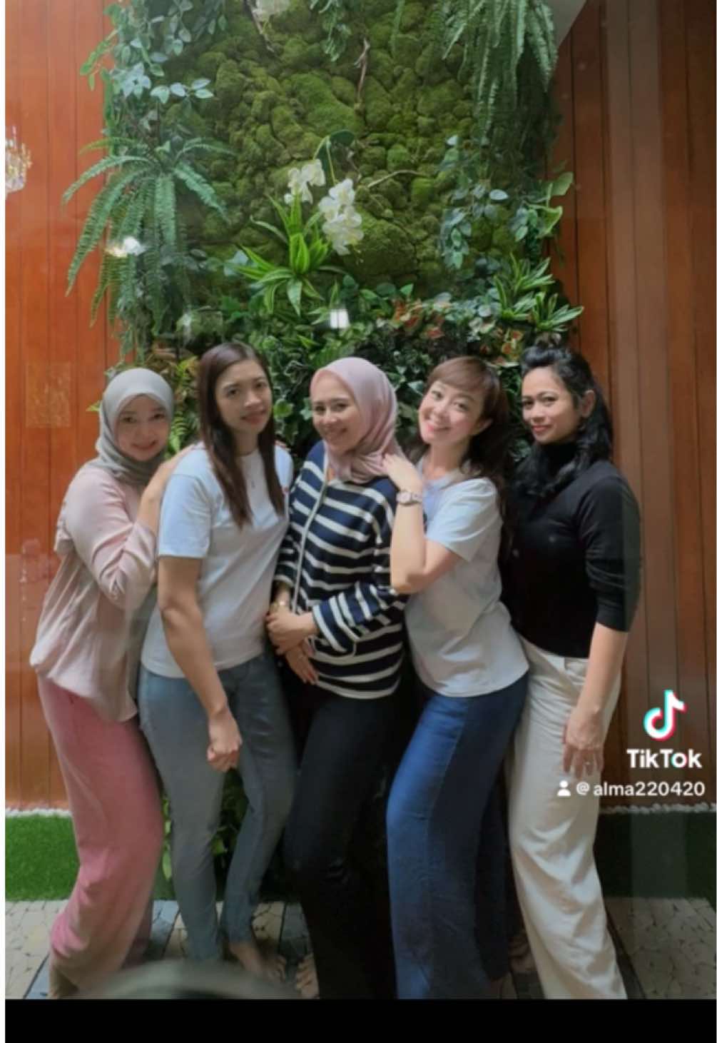 Kalo udah kumpul suka lupa umur🤣😂🫣 #dangdutan #jablaititikamal #dangduttiktok #dangdut #viraltiktok 