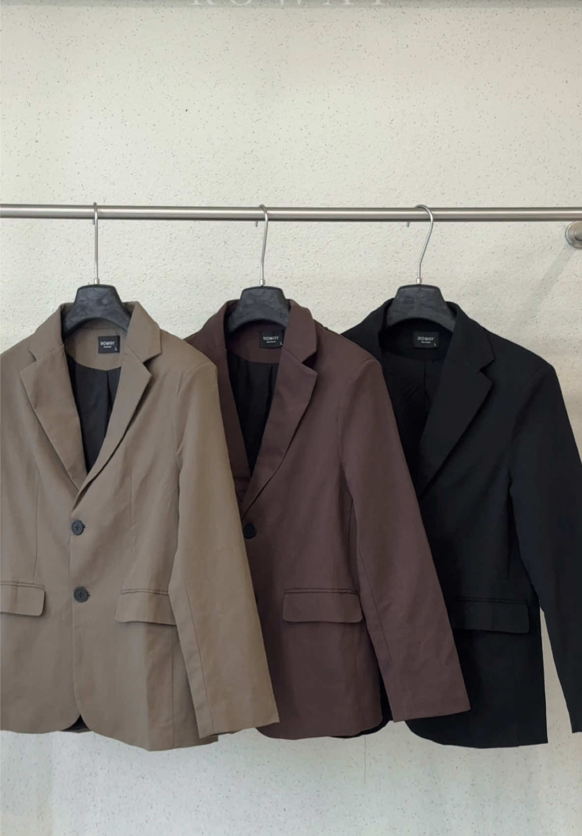 LINEN BLAZER - mã sản phẩm mới với chất liệu cực kì phù hợp cho thời tiết giao mùa. #xuhuong #roway 