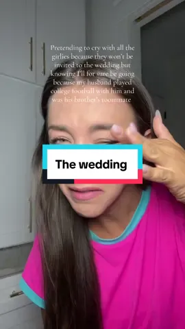 All jokes aside, it would be pretty awesome to be invited! Maybe in my wildest dreams 🤷‍♀️I still feel pretty cool knowing somehow we are connected 😂 and I definitely tell my 8 year old if she’s ever bullied in school, she can say that she met Travis when she was a baby at an alumni Cincinnati football  game and if I ever get bullied, i can say my husband wouldn’t let me use the same bathroom as his roommates because of how gross college boys are 😂 #taylorswiftengaged #taylorswiftengagement #taylorandtravis#bearcatalumni #swiftie 