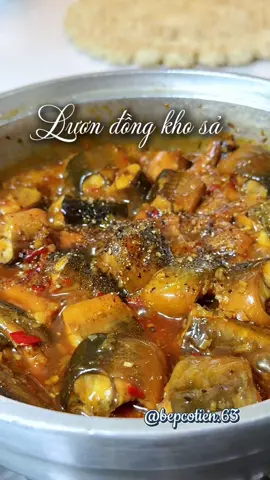 Được cho mớ lươn đồng, đem đi kho sả ớt cả nhà no căng bụng luôn!! #nauancungtiktok #luonkhosaot #bepcotien 