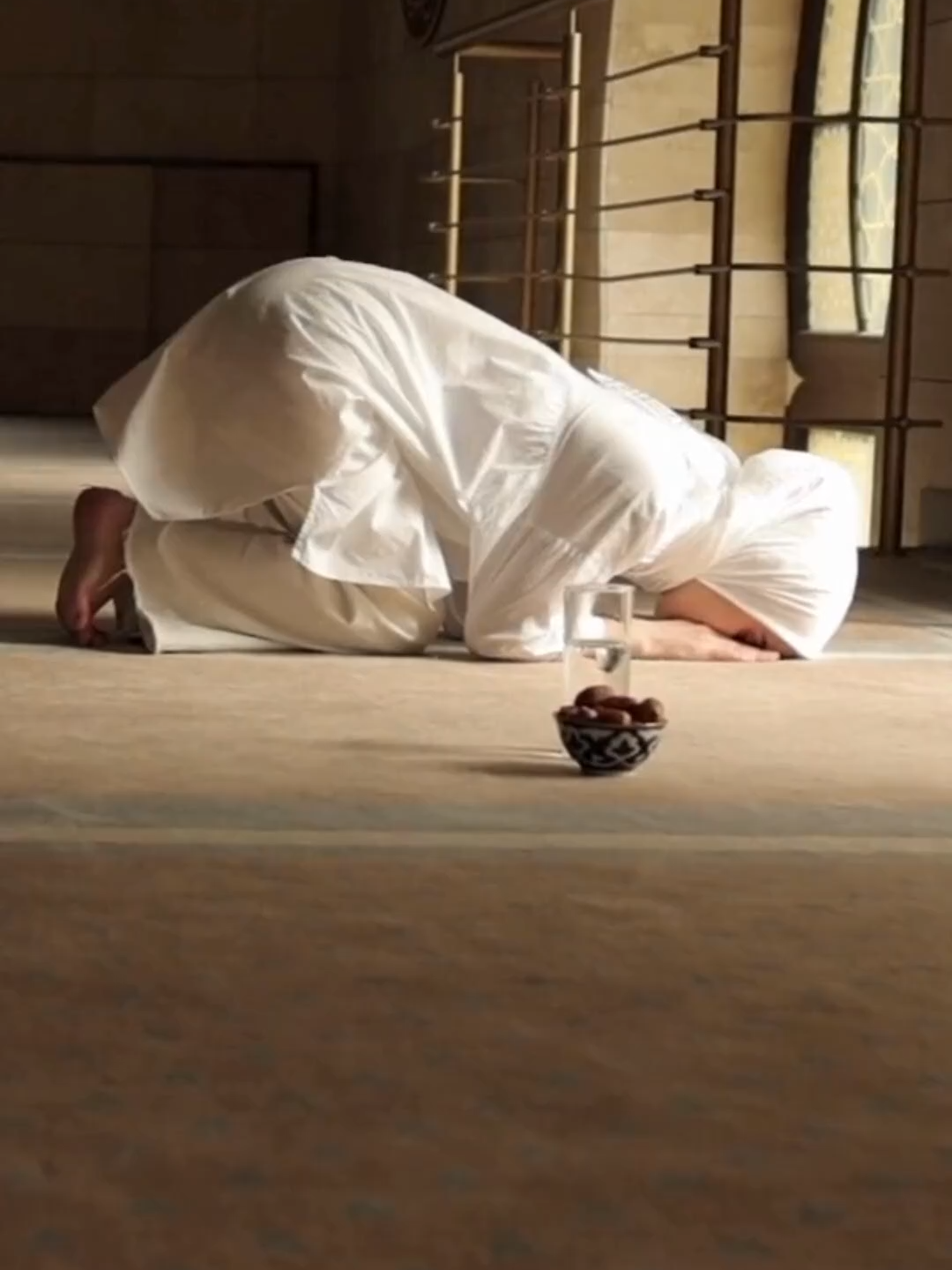 perbaiki sholatmu maka Allah akan memperbaiki rejeki mu #uah #ustadadihidayat #reels
