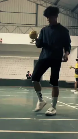 camne imbang bola takraw ou...tolong ajar lok  #a #takraw #tekong #aap #kuchingsarawak 
