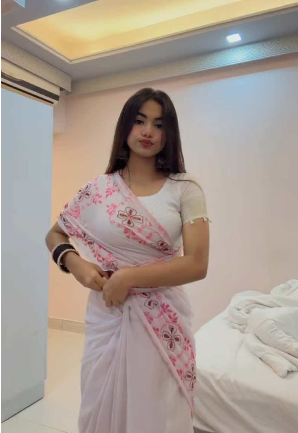 SIRRA_📸✨#fypシ゚viral🖤tiktok #unfrezzmyaccount🇧🇩 #ရောက်ချင်ရာရောက်စမ်းကွာfypシツ♡☆★ #ရောက်ချင်ရာရောက်စမ်းကွာfypシツ♡☆★life #foryourpage #tiktokviral 