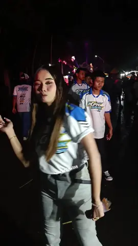 nyemes kak😭😅 @adelia.ekaa  #dancer #trending #blitar24jam  #horegkromasan #karnaval 