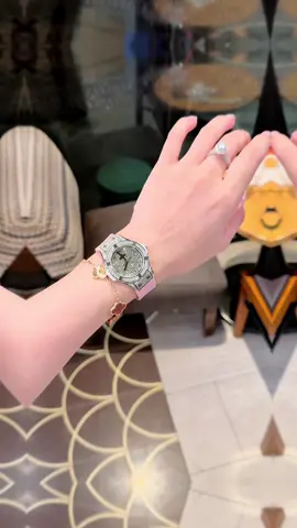 Mày hồng baby gắn full đá vừ sáng, vừa xinh chị em ơi⌚️💎💎#donghonamnu #luxurywatch #jyp #dongho #uyenwatch⌚️💎 
