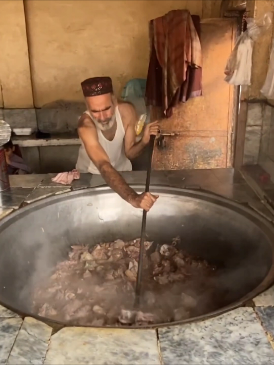 The Ultimate Famous Afghani Kabuli Pulao Recipe | Popular 100 KG Gaint Size Kabuli Pulao Making  Address: Hakeem Khan Restaurant Ring Road Peshawar  Thank For watching ❤️ Subscribe For More #foryou #food #Foodie 