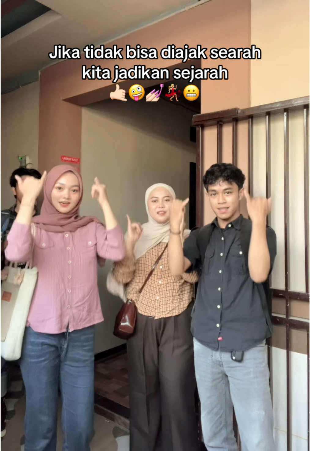 kalo gabisa sejalan, yaudah hati hati di jalan👀 #fypシ゚viral🖤tiktok☆♡🦋myvideo #fypage #berandatiktok #capcutvelocity #trend 