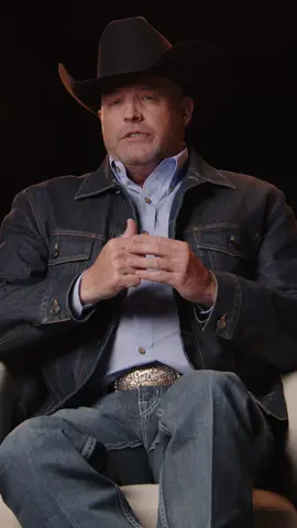 Lessons Learned: You Can't Get Rich With Your Own Two Hands Clinton was 13 years old when his mentor Gordon McKinlay imparted a valuable piece of advice to him - there aren't enough hours in the day to get rich with your own hands. #applythemethod #downunderhorsemanship #clintonanderson #horsetraining #lessonslearned 